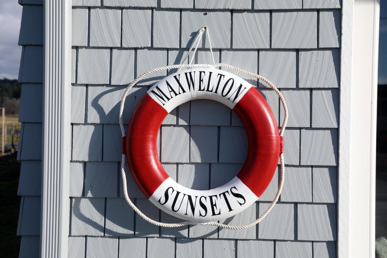 Maxwelton Beach Sunsets! Kayaks & Paddleboards! 1 Min Walk To The Water! Clinton Kültér fotó
